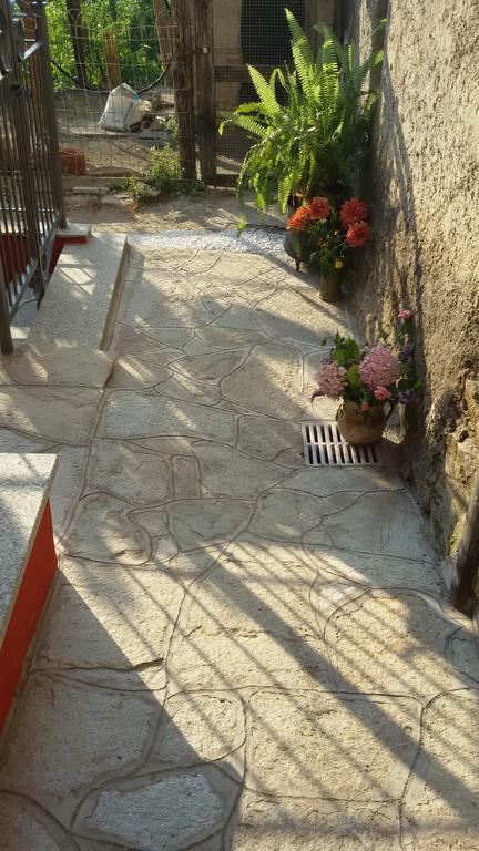Agriturismo Nonni Devia Lucinasco المظهر الخارجي الصورة