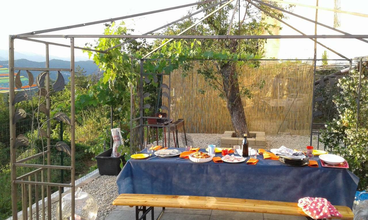 Agriturismo Nonni Devia Lucinasco المظهر الخارجي الصورة